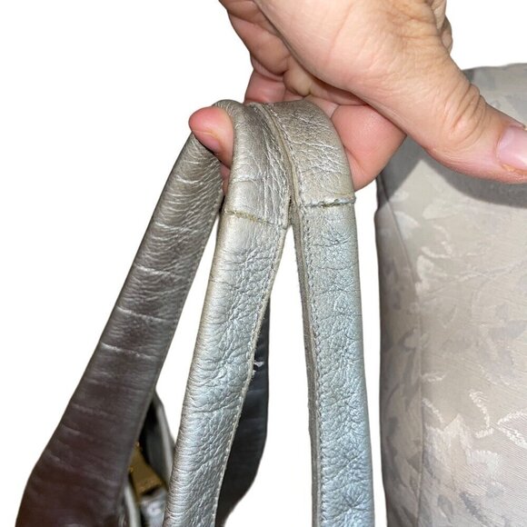 Aimee Kestenberg Womens Shoulder Bag One Size Silver Metallic Leather Zip - Picture 8 of 10